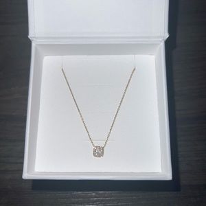 Beautiful Mejuri 14K gold necklace with pave diamond pendant - barely worn!